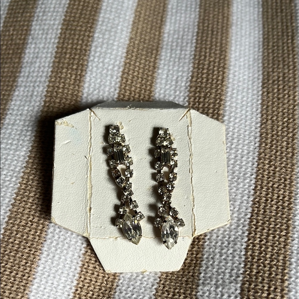 Elegant Silver Cascade Earrings with Intricate Design